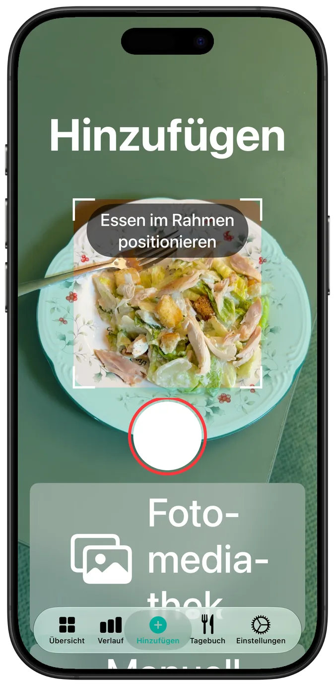 Der Kamerabildschirm in der größten Textgröße der Bedienungshilfen: ein Salat im Bild, darunter Auslöser und Mediathek-Taste übereinander