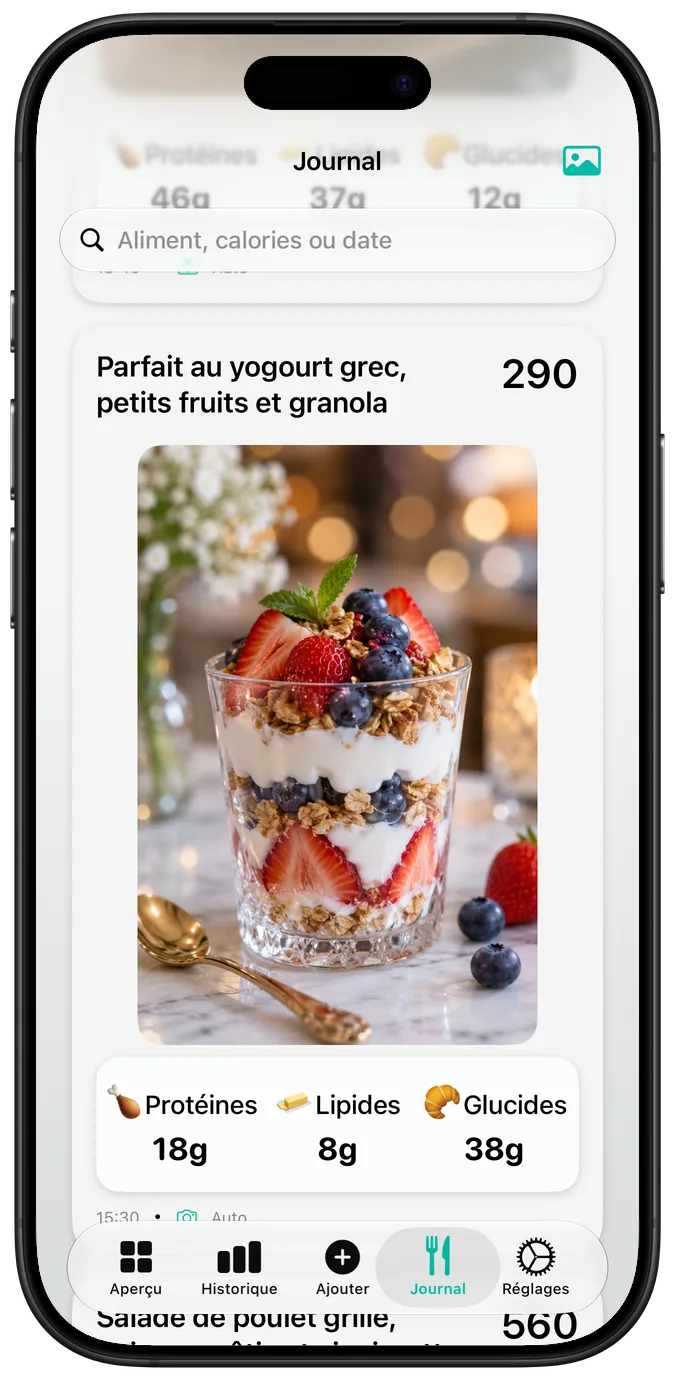 Journal alimentaire montrant Parfait au yogourt grec, petits fruits et granola, avec ses calories et ses macros